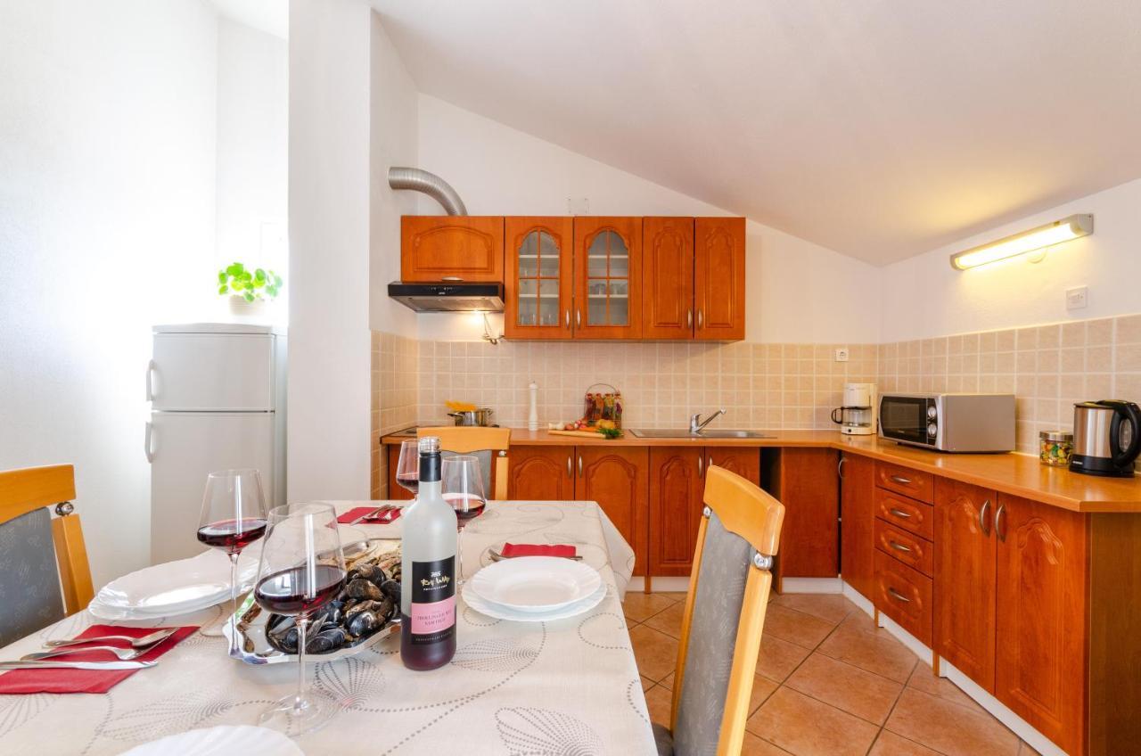 Apartmani Suncica Selce Exterior photo