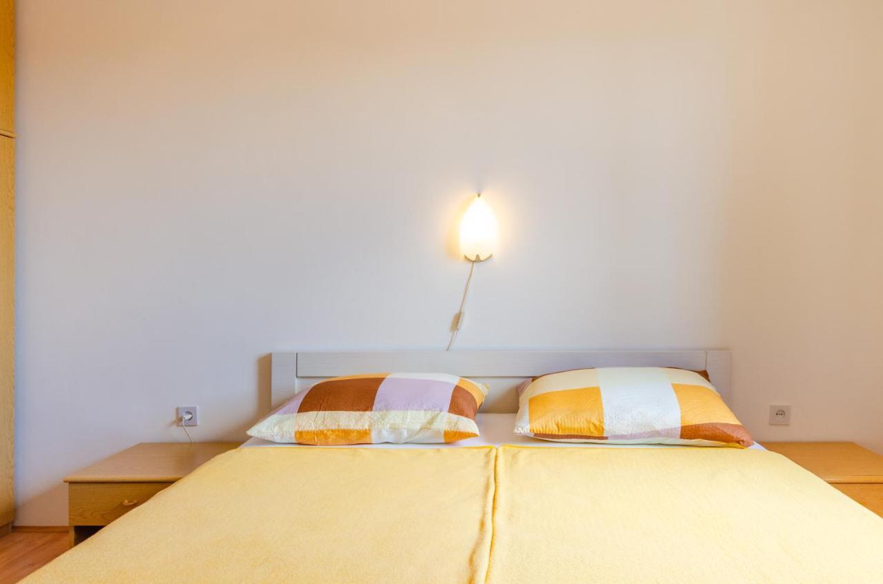 Apartmani Suncica Selce Exterior photo